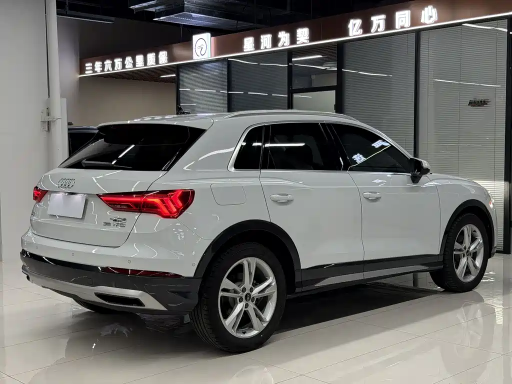 Audi Q3 2021 — фото 19