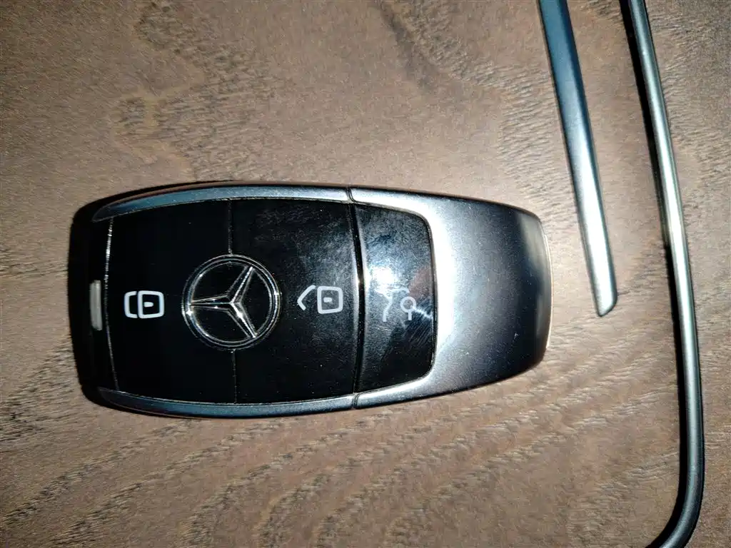 Mercedes-Benz E-Class 2022 — фото 11