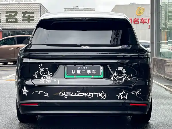 Li Auto i8 2025