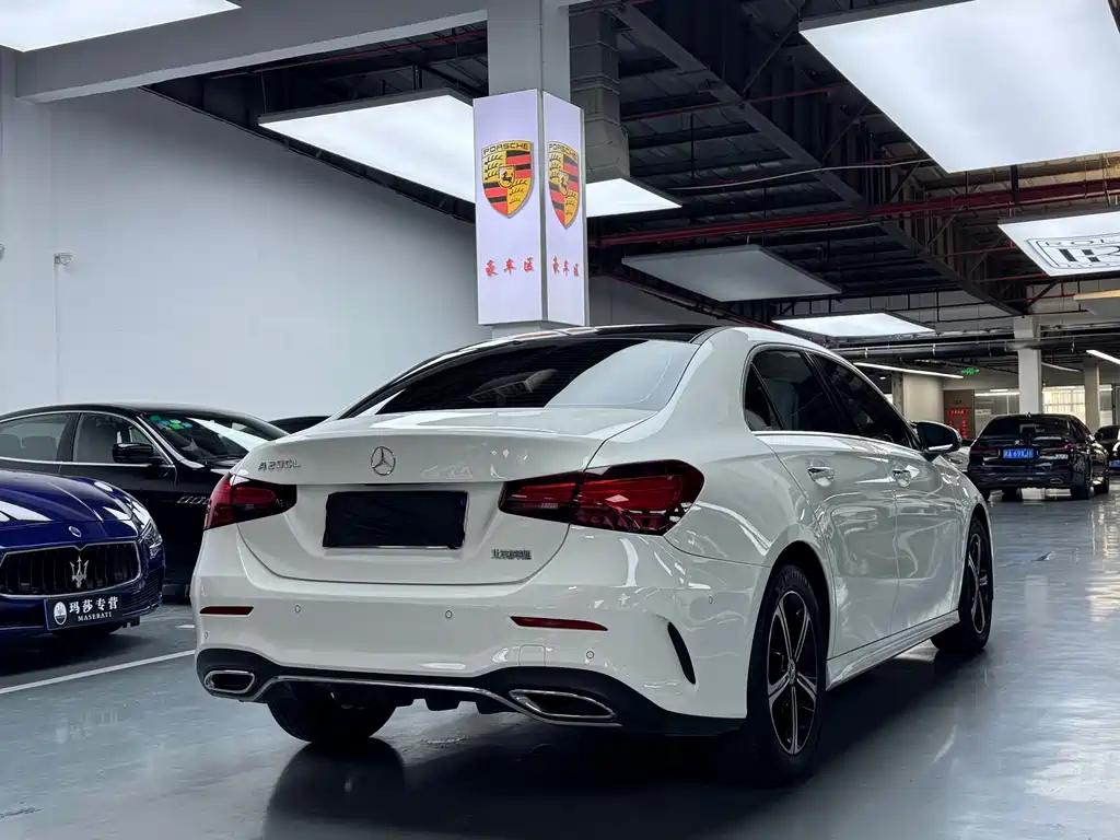 Mercedes-Benz A-Class 2023 — фото 17