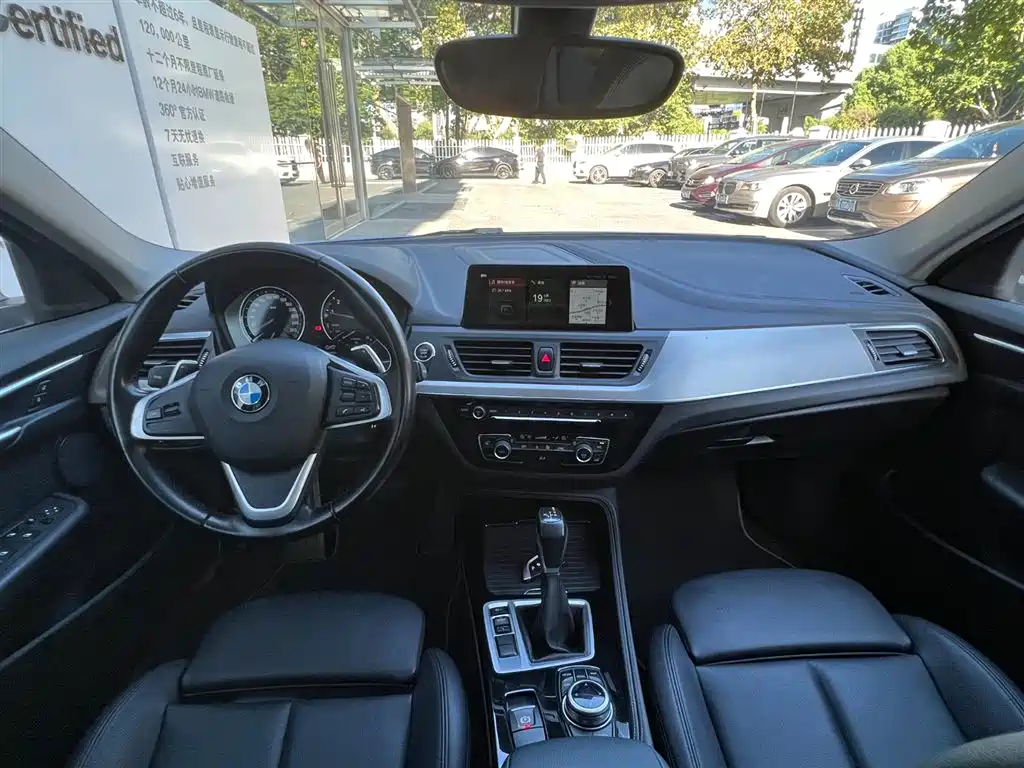BMW 1 Series 2019 — фото 9