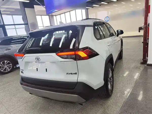 Toyota RAV4 2023