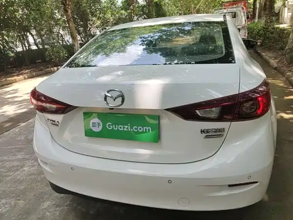 Mazda 3 Axela 2016