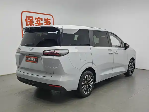 Wuling 730 2025