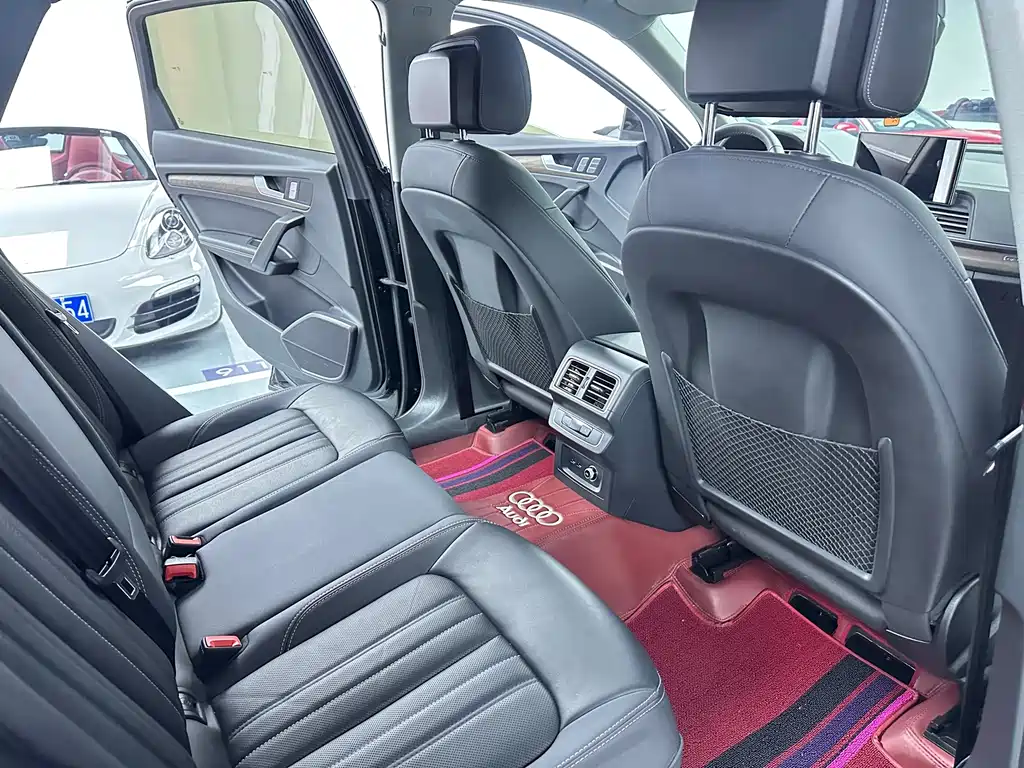 Audi Q5L 2023 — фото 15