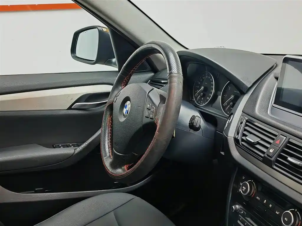 BMW X1 2014 — фото 22
