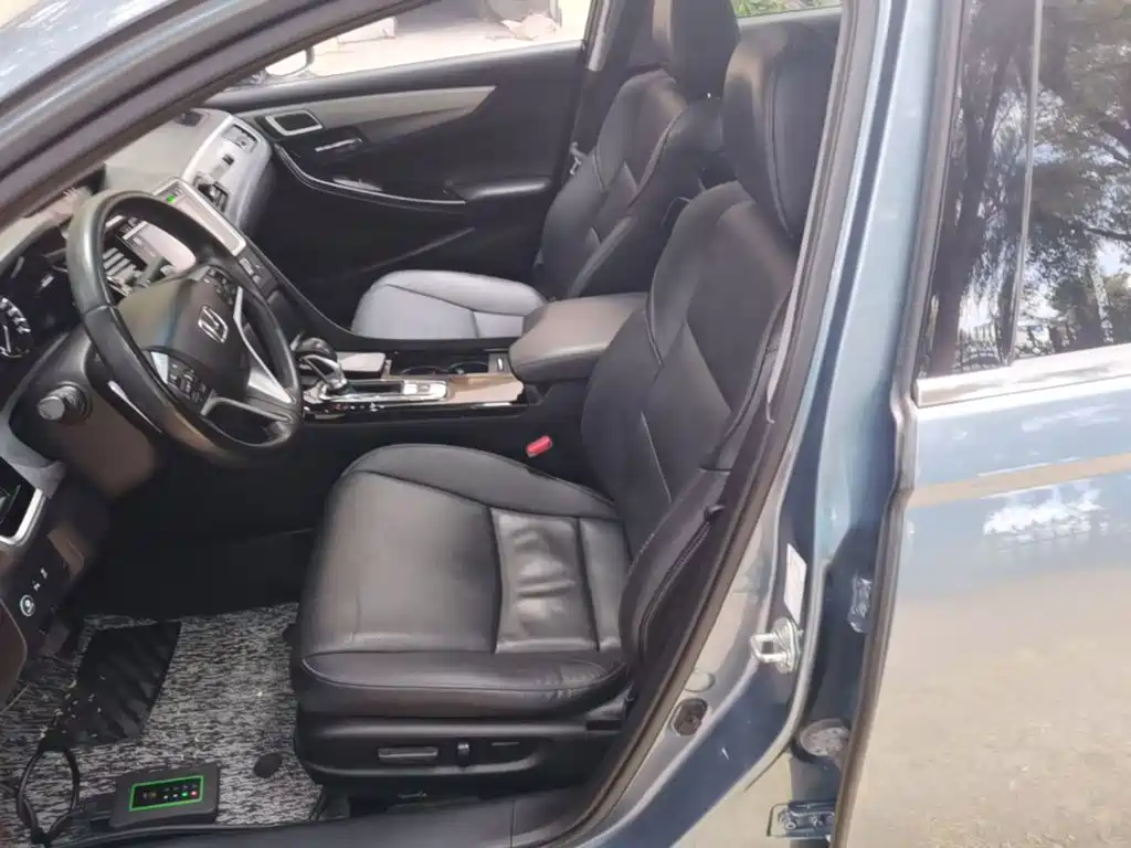 Honda Spirior 2015 — фото 15