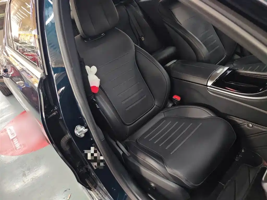 Mercedes-Benz C-Class 2023 — фото 25
