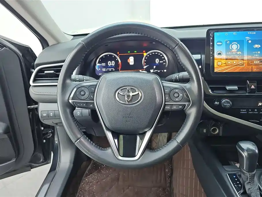 Toyota Camry 2022 — фото 15