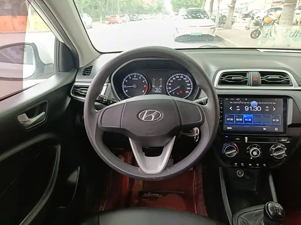 Hyundai Accent 2019 — фото 11