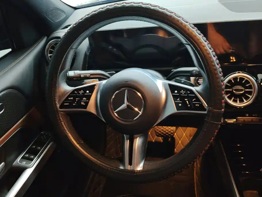 Mercedes-Benz GLB 2024 — фото 15
