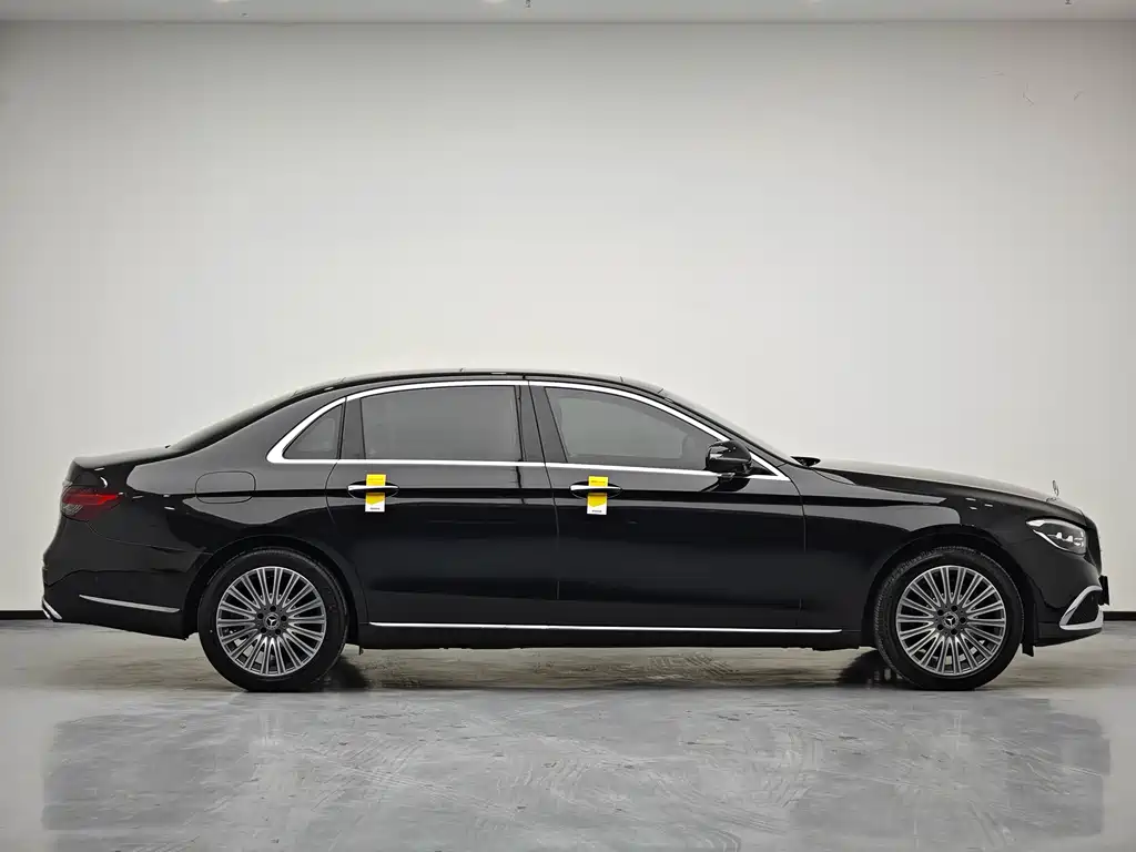 Mercedes-Benz E-Class 2022 — фото 10