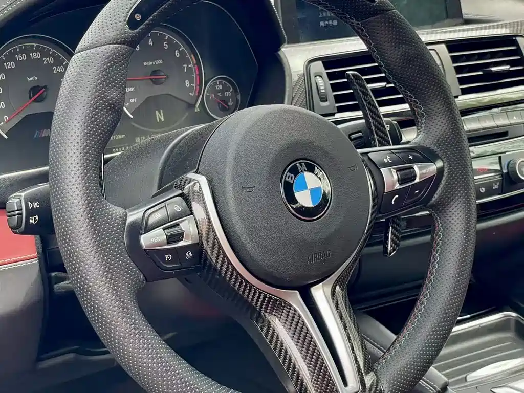 BMW M4 2018 — фото 14