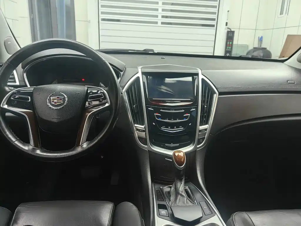 Cadillac SRX 2014 — фото 8