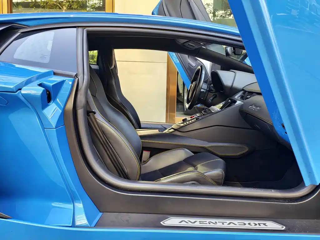 Lamborghini Aventador 2014 — фото 18