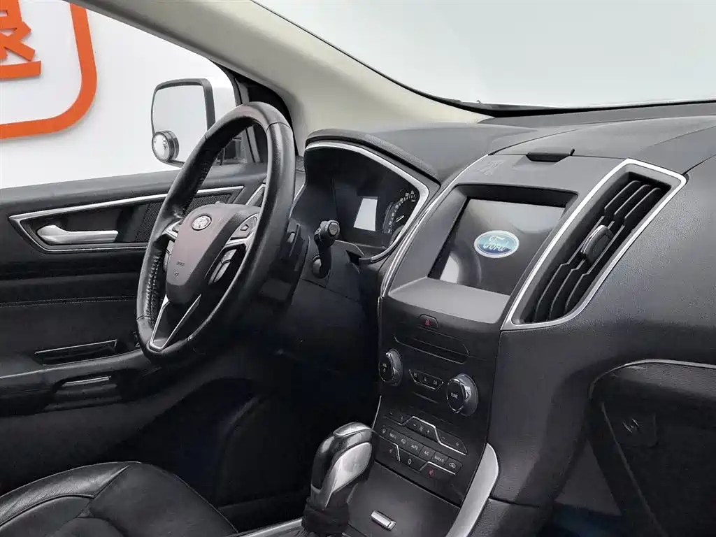 Ford Edge 2016 — фото 22