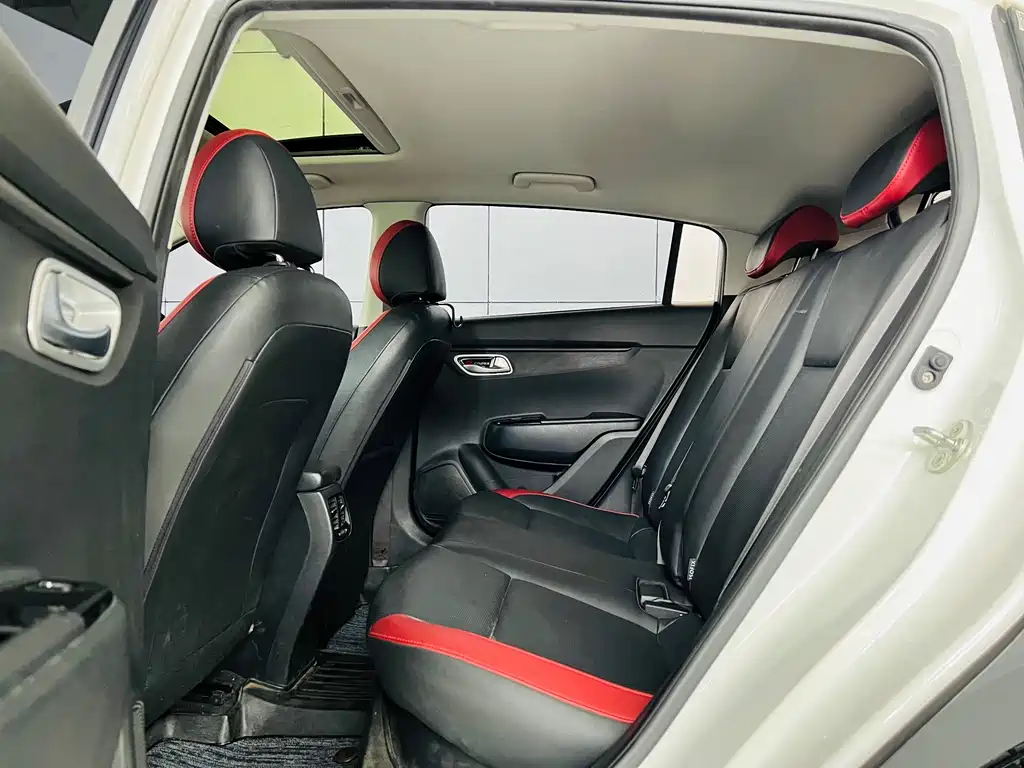 Kia KX Cross 2018 — фото 19
