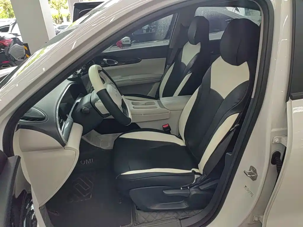 Geely Galaxy Starwish 2025 — фото 11