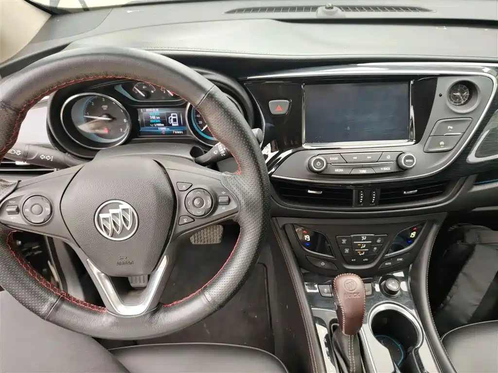Buick Envision Plus 2017 — фото 10