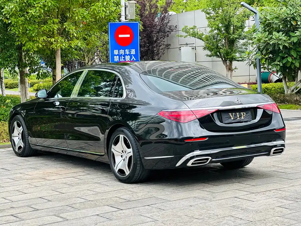 Mercedes-Benz Maybach S-Class 2023 — фото 11