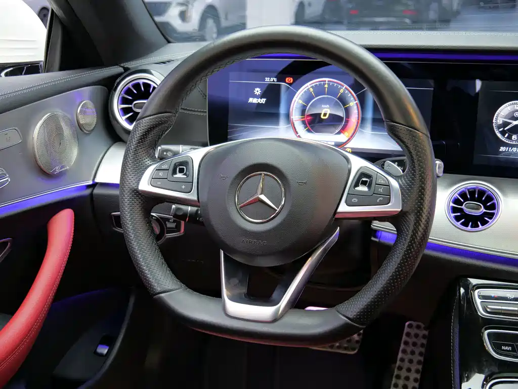 Mercedes-Benz E-Class 2018 — фото 12