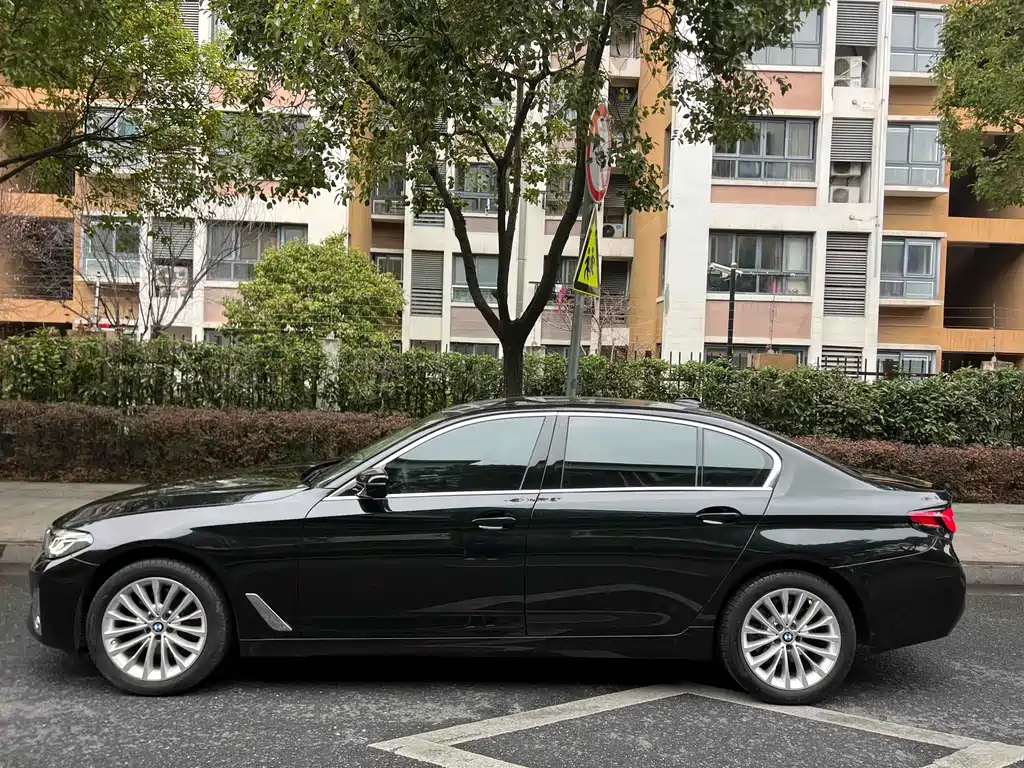 BMW 5 Series 2021 — фото 4