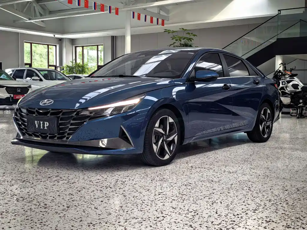 Hyundai Elantra 2022