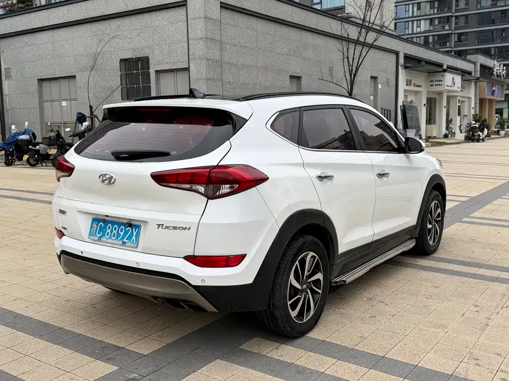Hyundai Tucson 2016 — фото 10