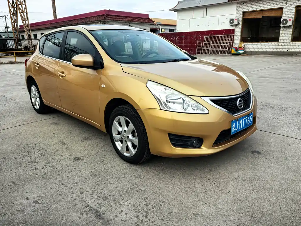 Nissan Tiida 2015 — фото 3