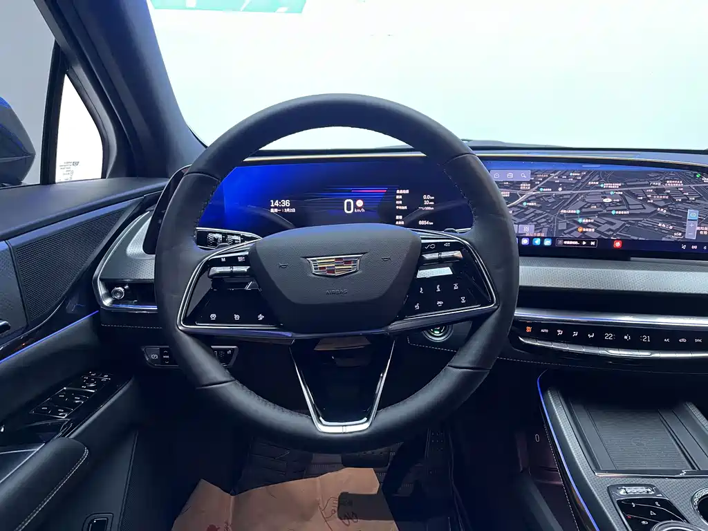 Cadillac XT5 2025 — фото 12