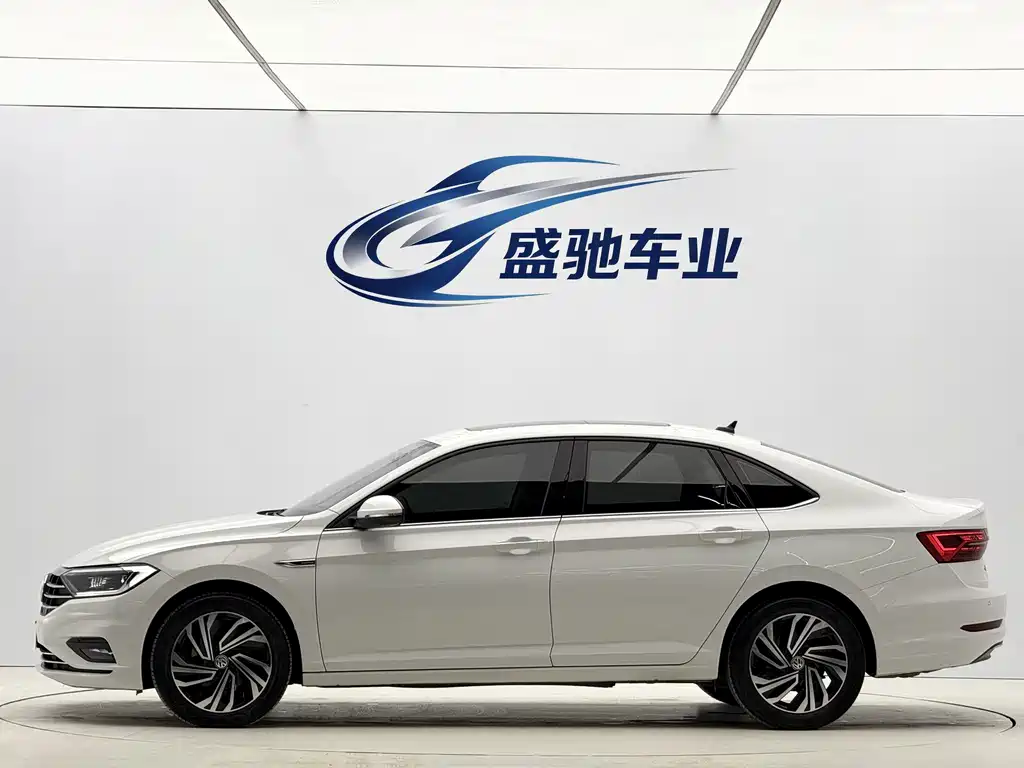 Volkswagen Sagitar 2022