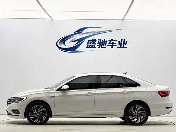 Volkswagen Sagitar 2022