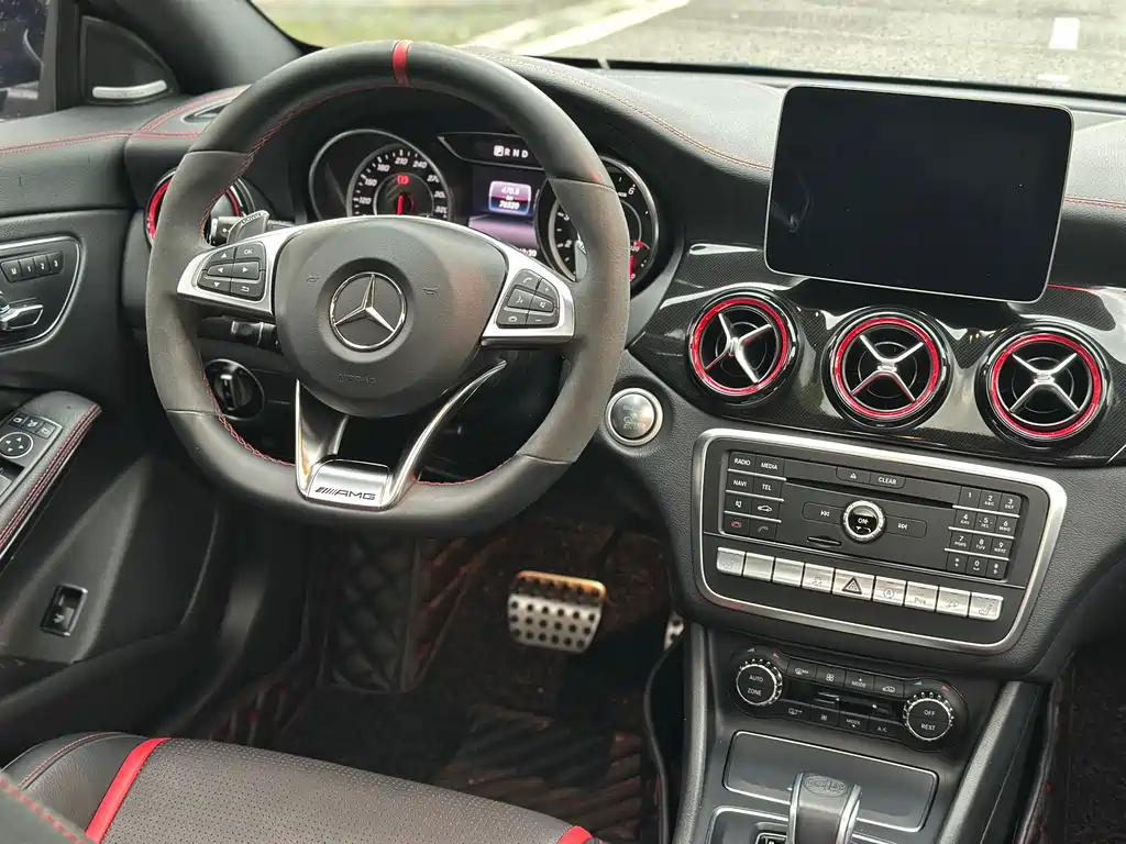 Mercedes-Benz CLA AMG 2019 — фото 13