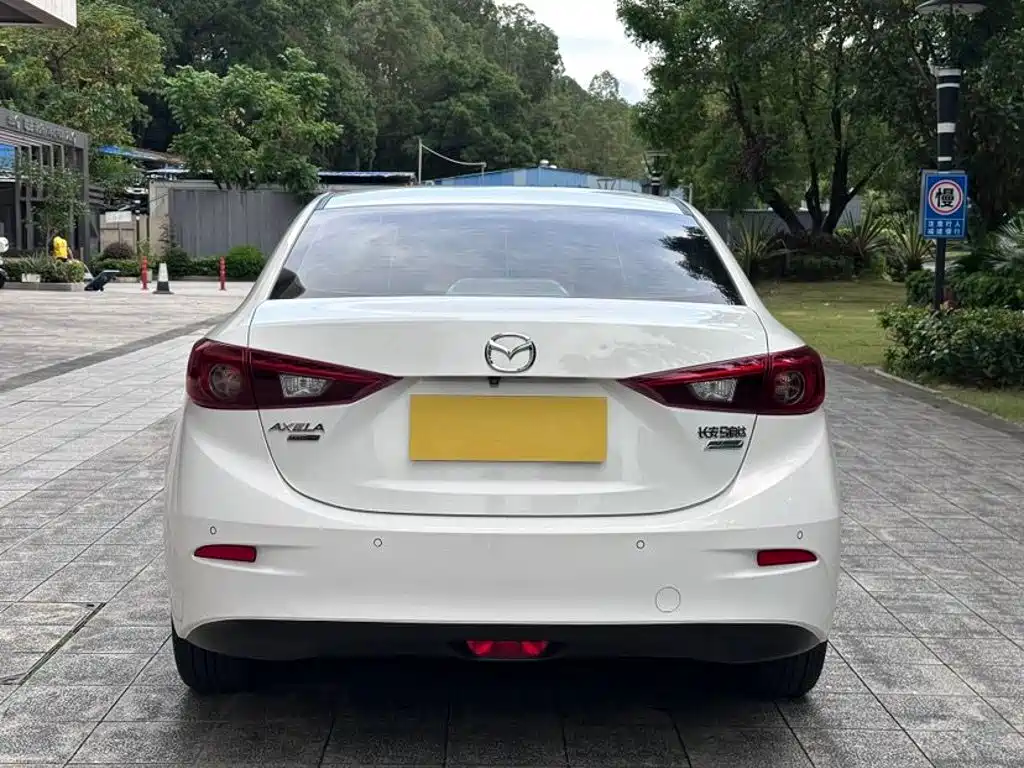 Mazda 3 Axela 2017 — фото 8