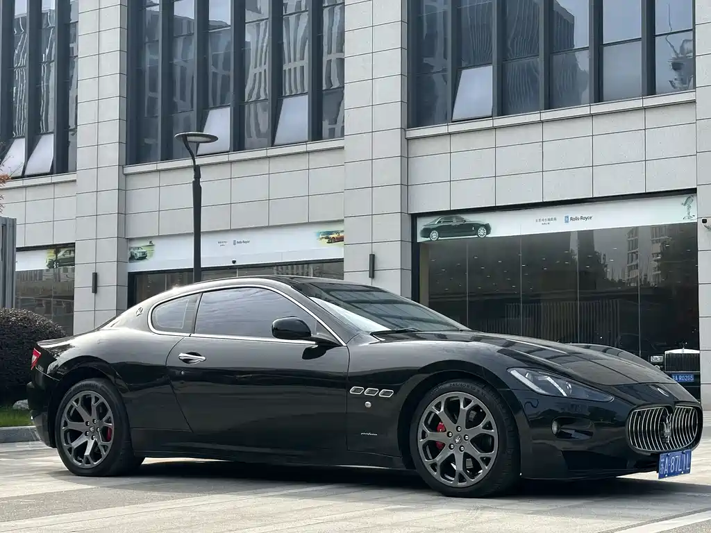 Maserati GranTurismo 2016 — фото 3