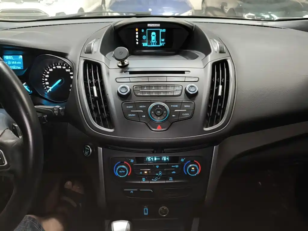 Ford Kuga 2016 — фото 13