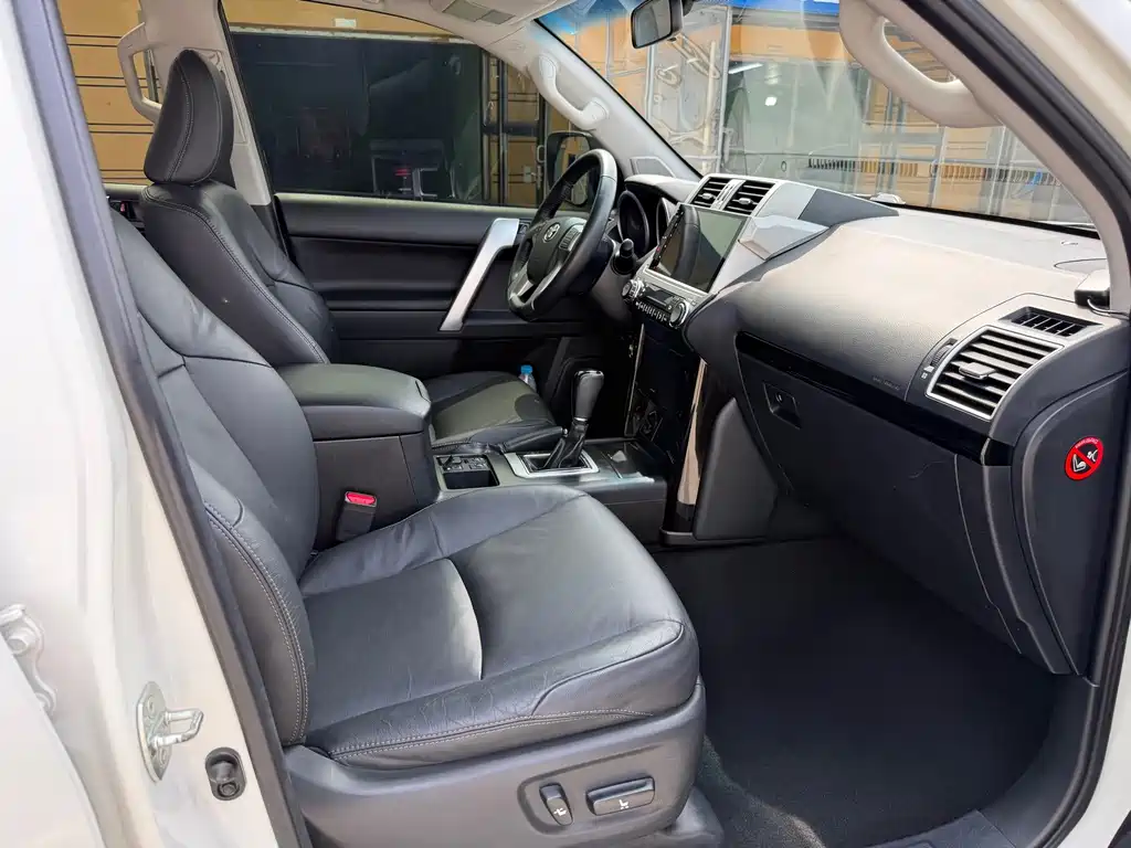 Toyota Prado 2016 — фото 18