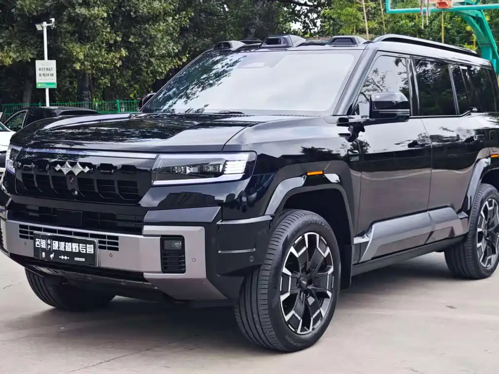 Fang Cheng Bao Leopard 8 2025