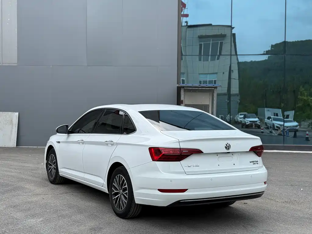 Volkswagen Sagitar 2020