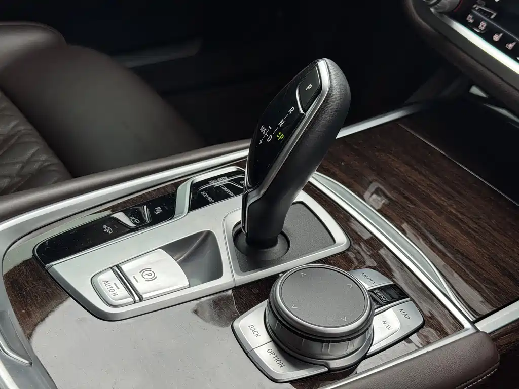 BMW 7 Series 2022 — фото 10