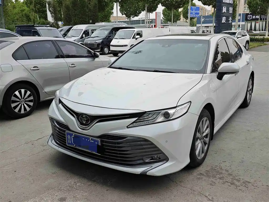 Toyota Camry 2021 — фото 2