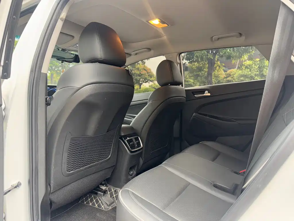 Hyundai Tucson 2020 — фото 10