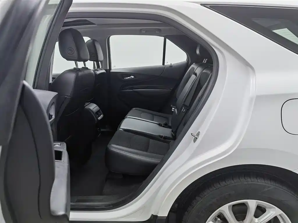Chevrolet Equinox 2018 — фото 15