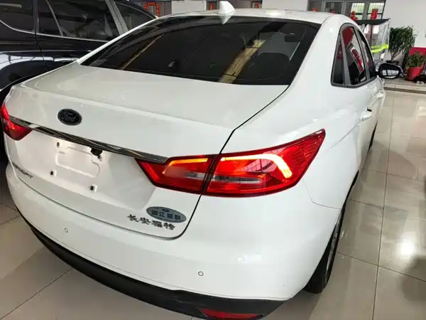 Ford Escort 2021