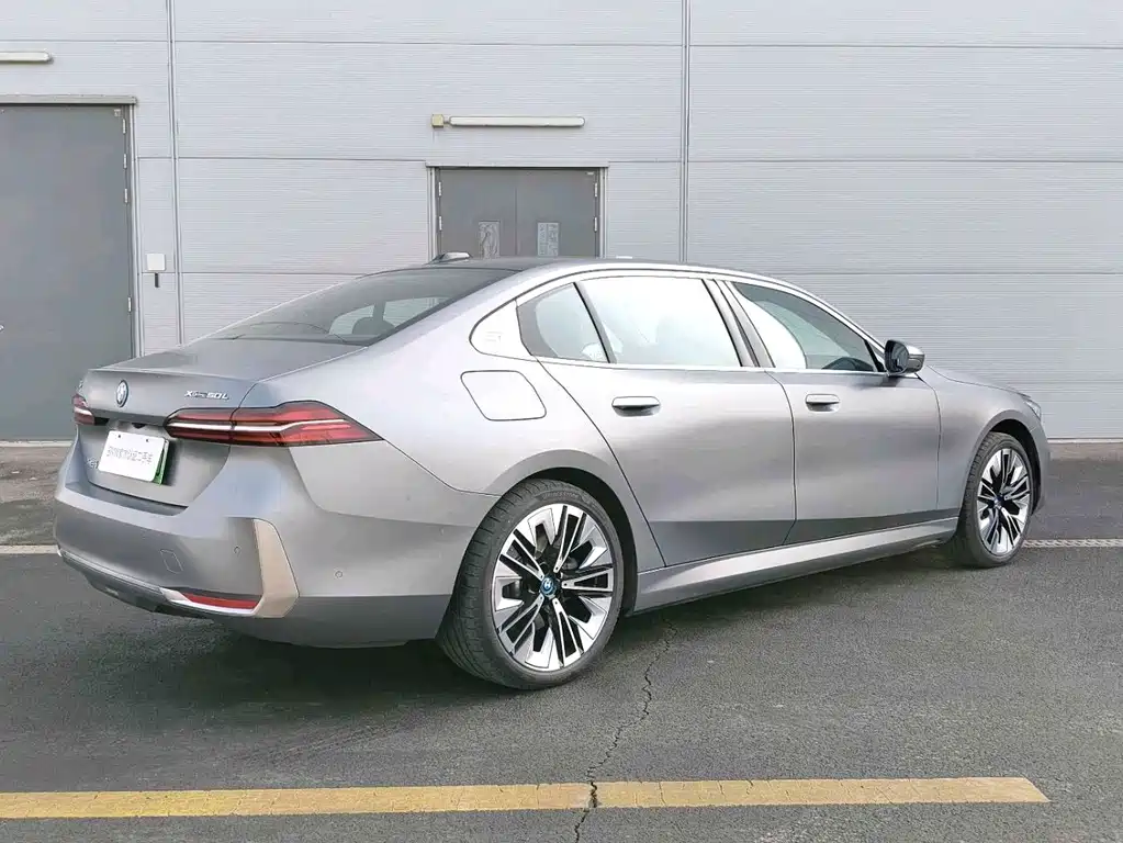 BMW i5 2025 — фото 10