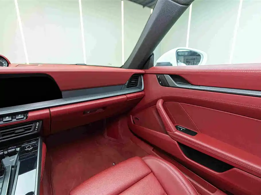 Porsche 911 2023