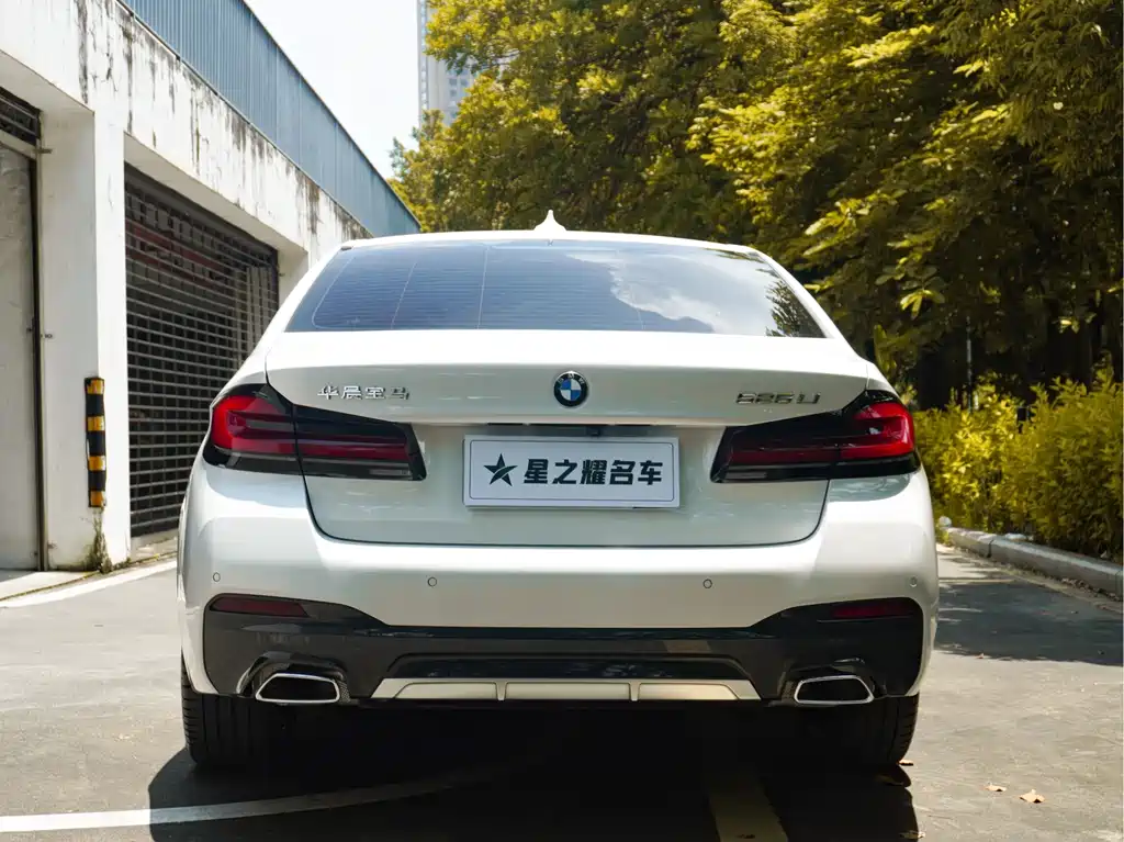 BMW 5 Series 2023