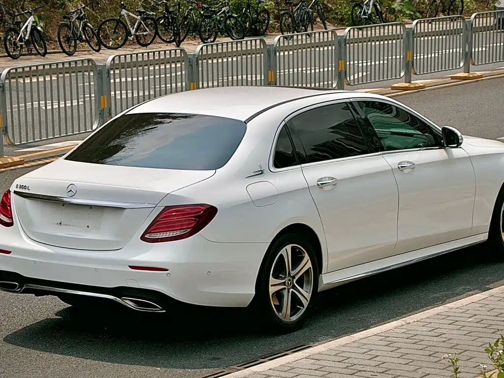 Mercedes-Benz E-Class 2019 — фото 10