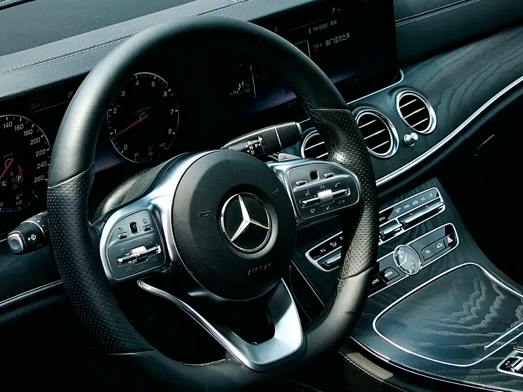 Mercedes-Benz E-Class 2019 — фото 16