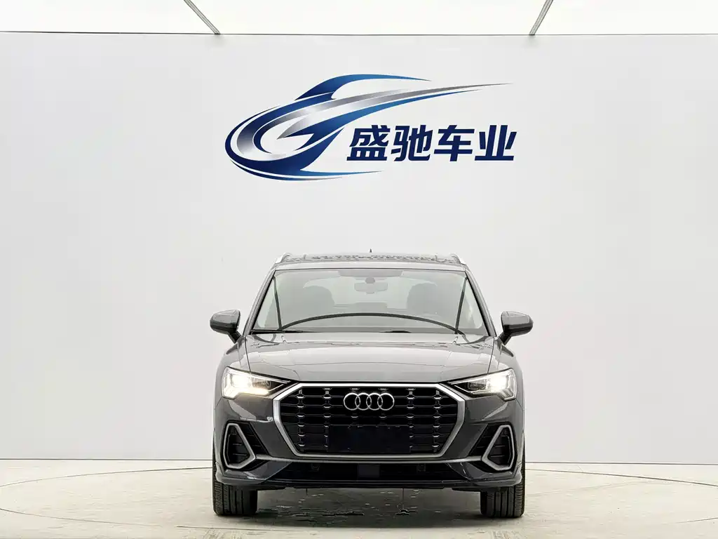 Audi Q3 2022 — фото 2